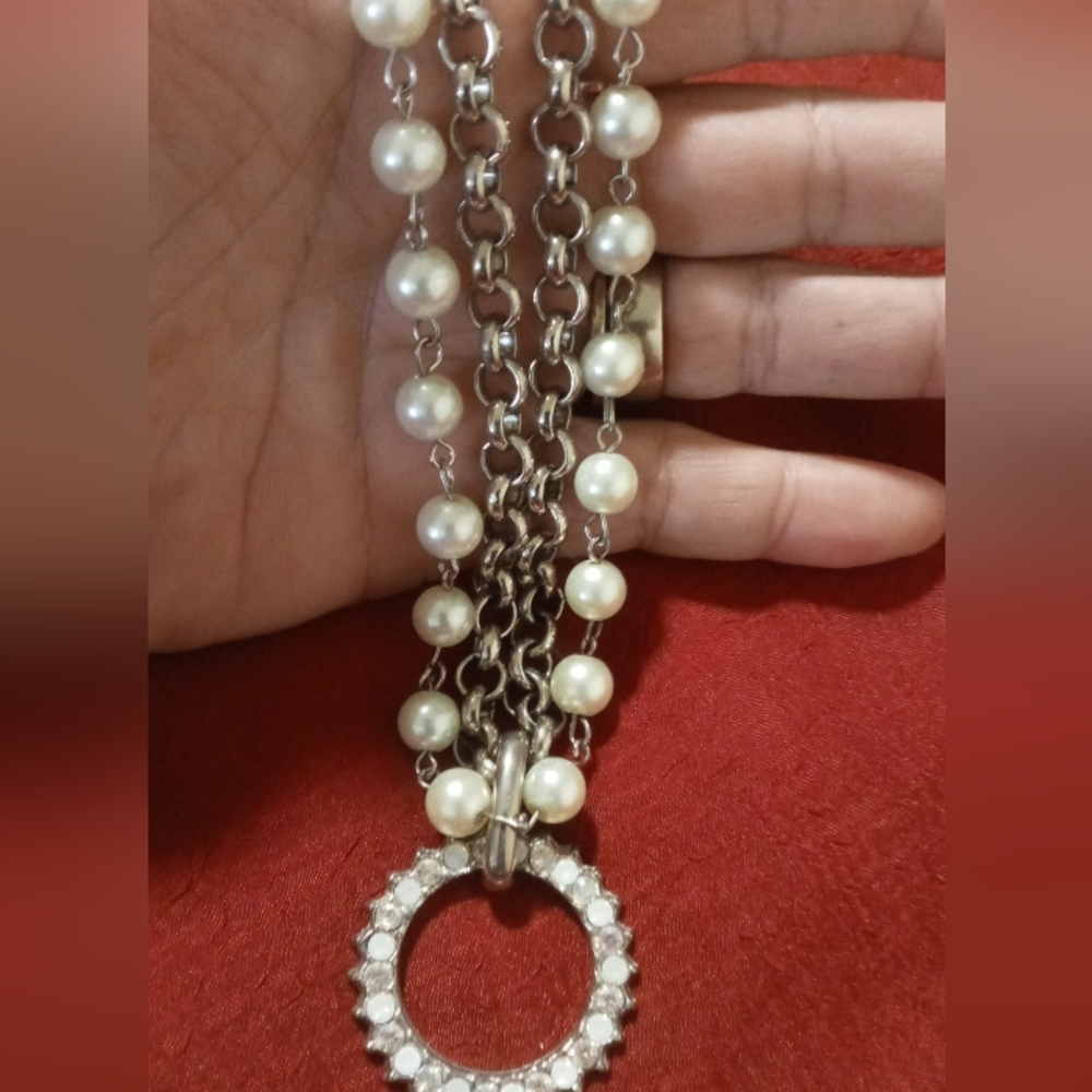26 inch long necklace extra thick rolo chain. With pendant & layered faux pearls